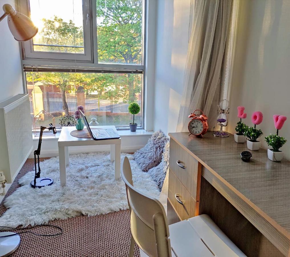 Large 3 Bedrooms In Liverpool City Centre, Free Parking エクステリア 写真