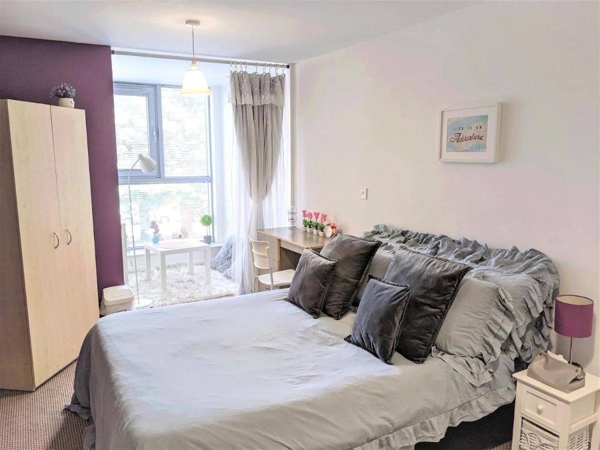 Large 3 Bedrooms In Liverpool City Centre, Free Parking エクステリア 写真